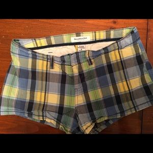 COPY - Abercrombie & Fitch size 4 plaid shorts